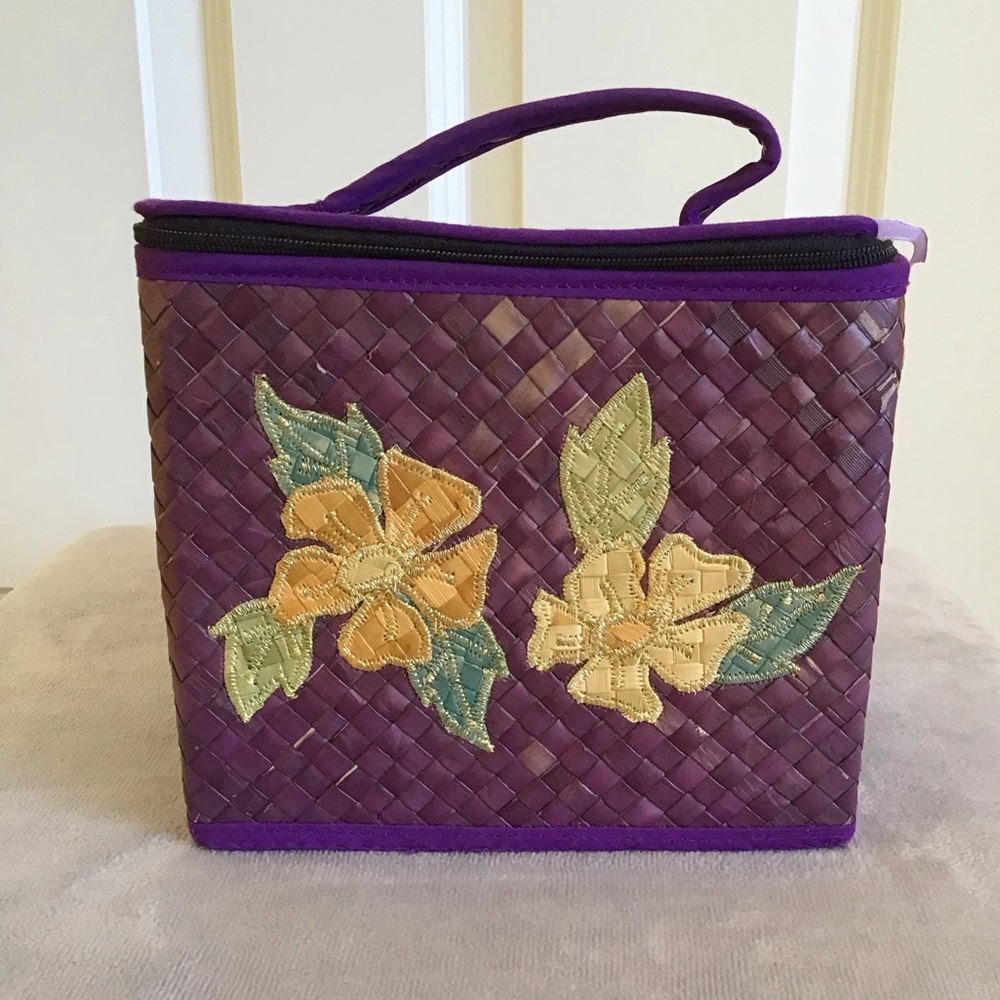 Purple straw purse/cosmetic bag